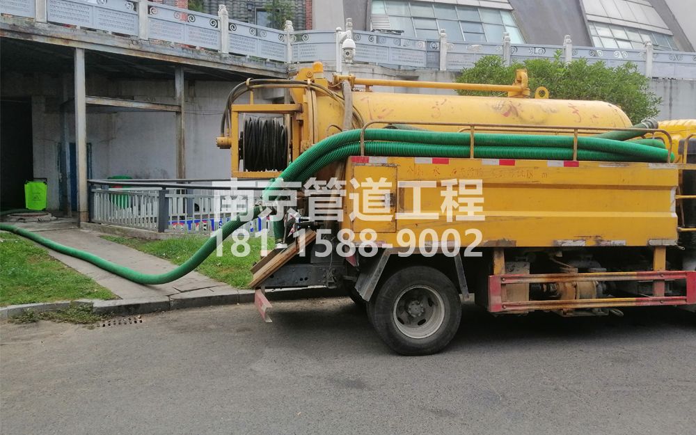 277宣闸村商场隔油池吸污