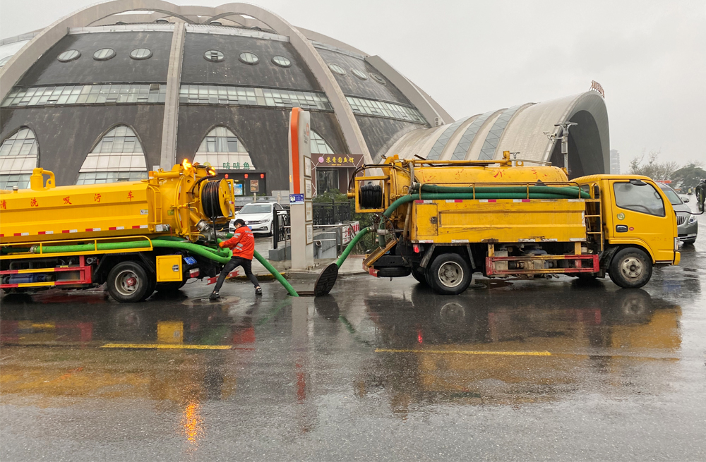 271宣闸村商场管道清淤